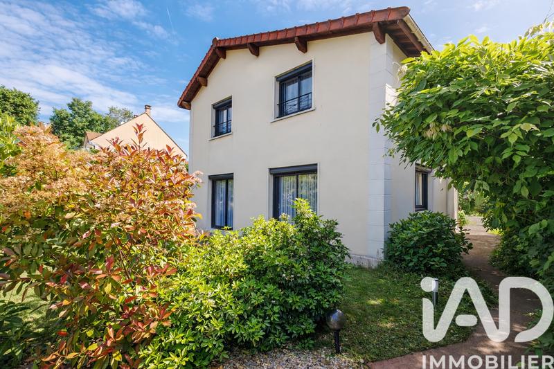 Maison - 204 m² - 8 pièces