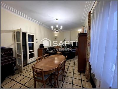 Maison - 229 m² - 9 pièces