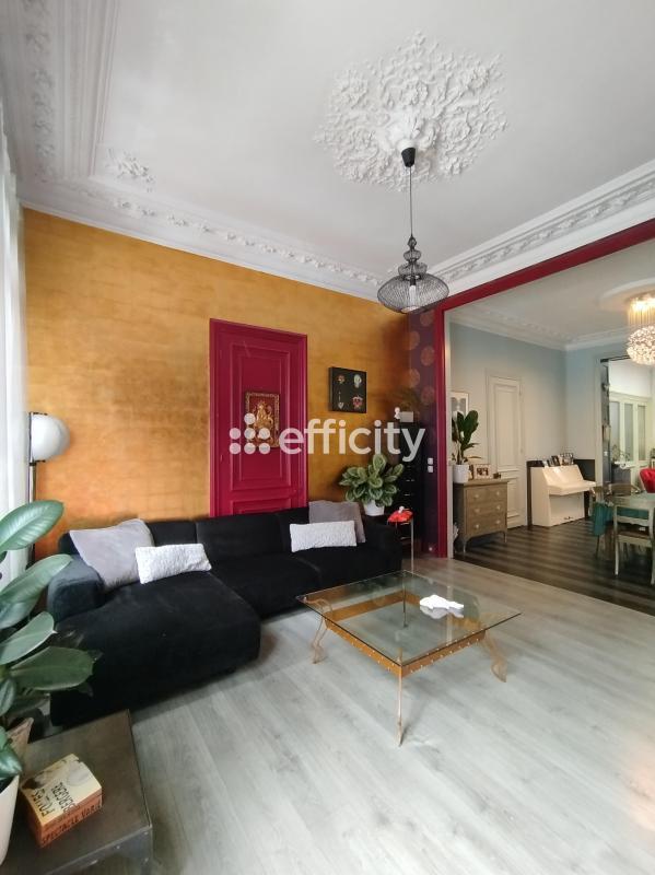 Maison - 165 m² - 10 pièces