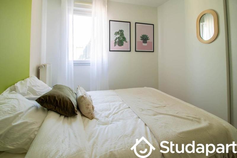 Chambre - 11 m² - 1 pièce