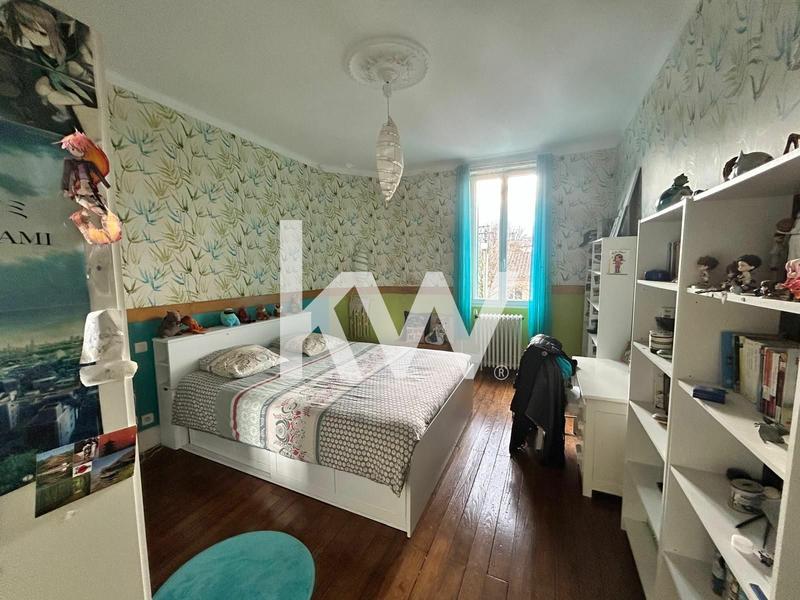 Maison de ville - 220 m² - 9 pièces