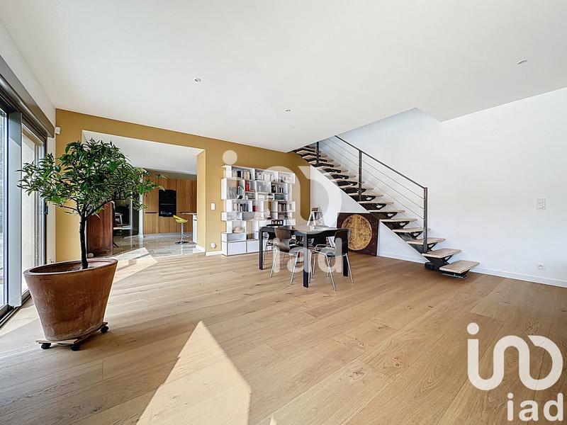 Maison - 180 m² - 5 pièces