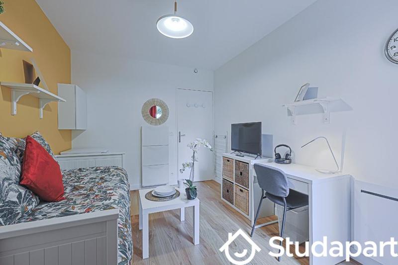 Chambre - 11 m² - 1 pièce