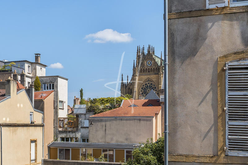 Appartement - 216 m² - 8 pièces