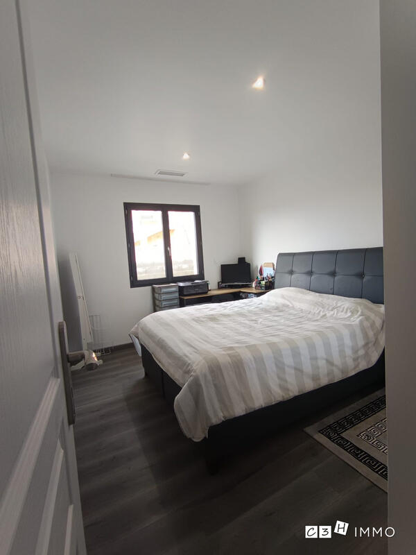 Maison - 95 m² - 4 pièces