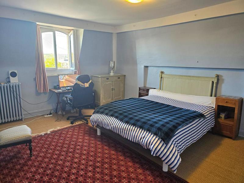 Maison - 244 m² - 8 pièces