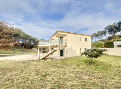 Propriété - 250 m² - 6 pièces