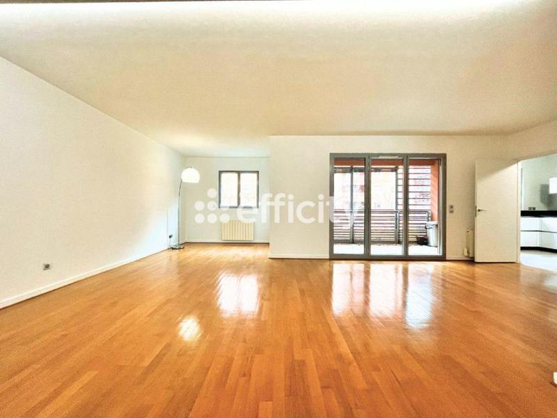 Appartement - 179 m² - 7 pièces