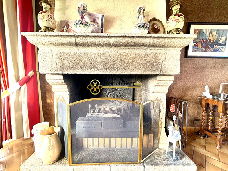 Demeure - 240 m² - 5 pièces