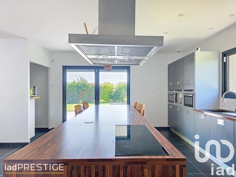 Maison - 240 m² - 7 pièces