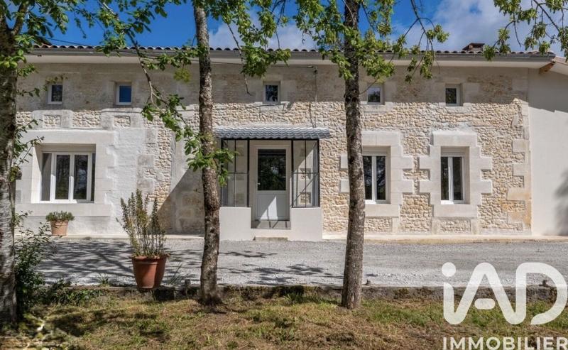 Maison - 212 m² - 8 pièces