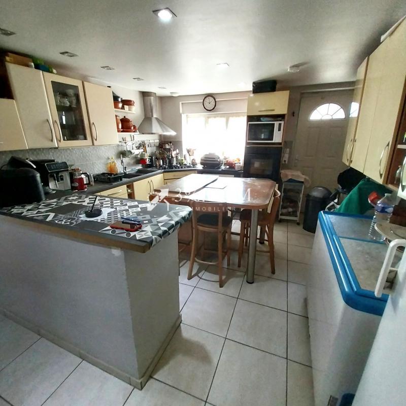 Maison - 145 m² - 8 pièces