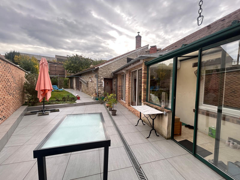 Maison - 161 m² - 8 pièces