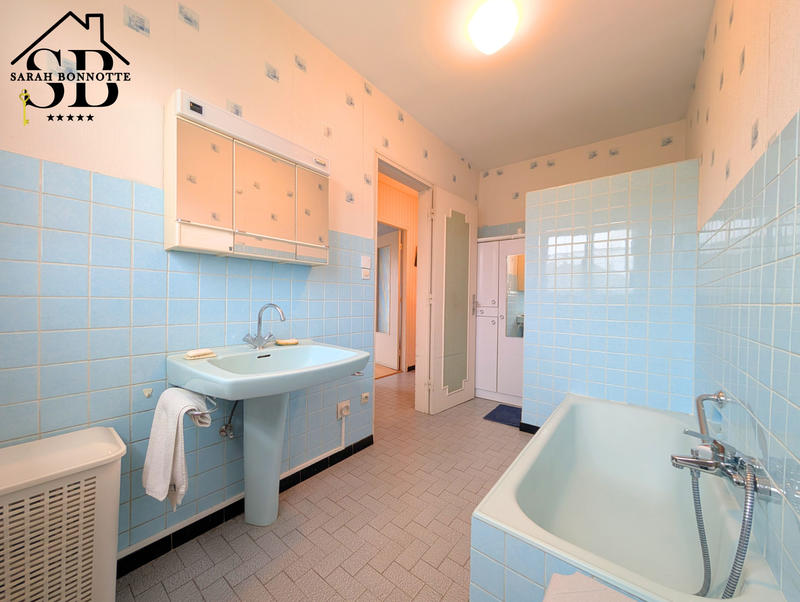 Maison - 190 m² - 8 pièces