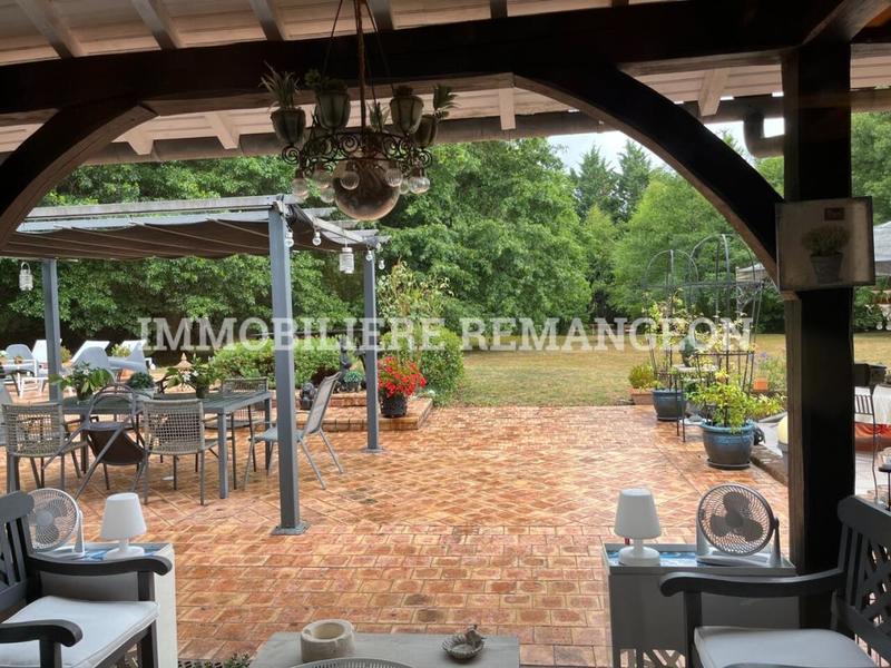 Demeure - 309 m² - 10 pièces