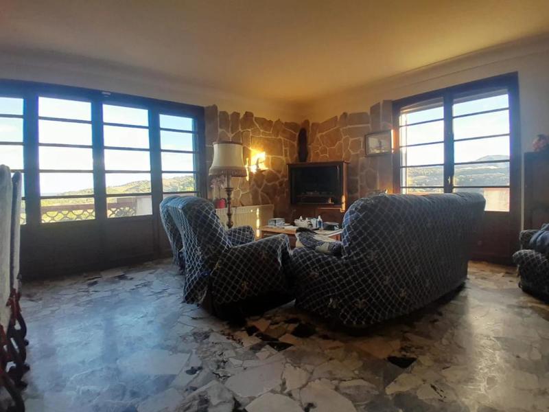 Propriété - 264 m² - 8 pièces