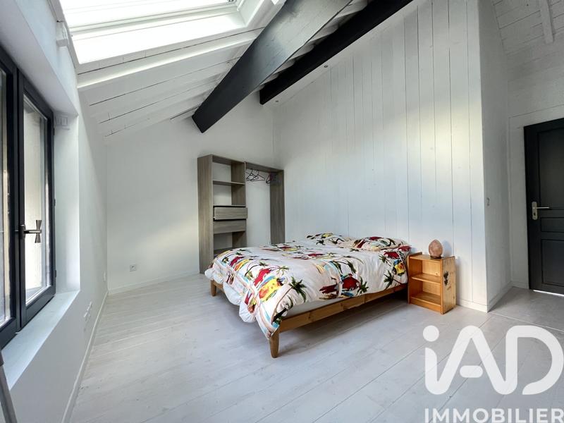 Maison - 230 m² - 8 pièces