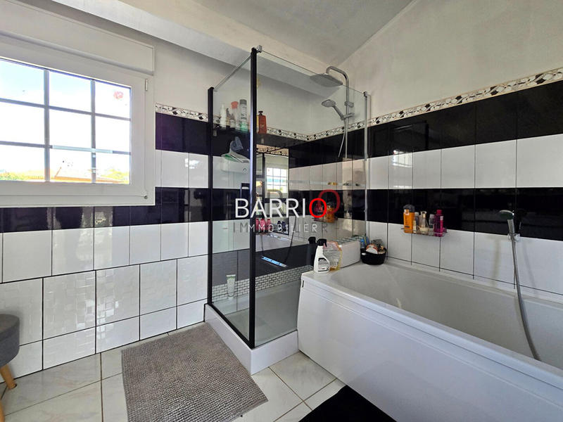 Villa - 195 m² - 8 pièces