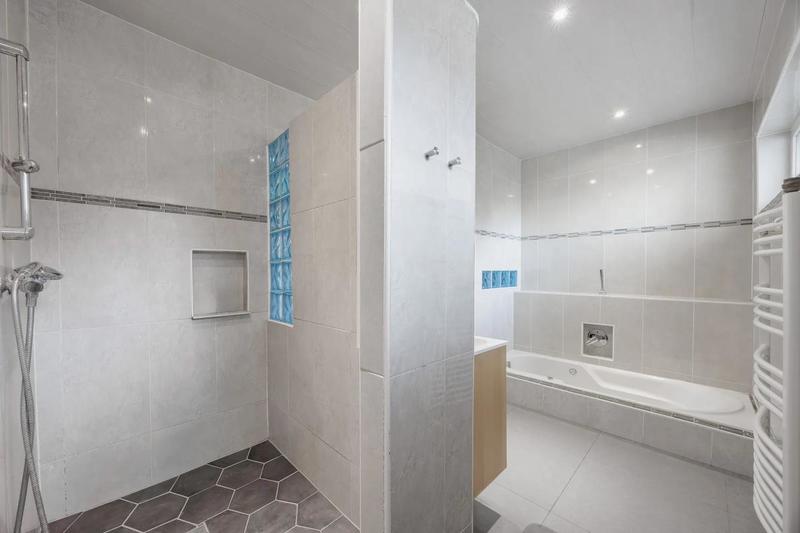 Maison - 190 m² - 6 pièces