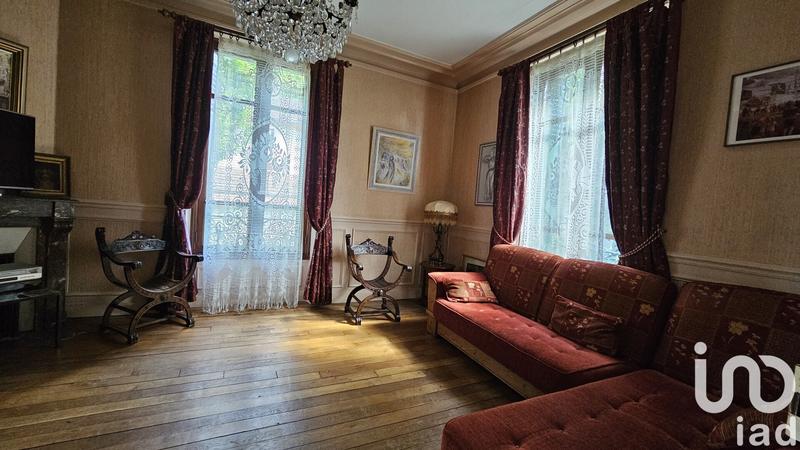 Maison - 240 m² - 10 pièces