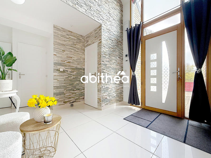 Maison - 200 m² - 9 pièces