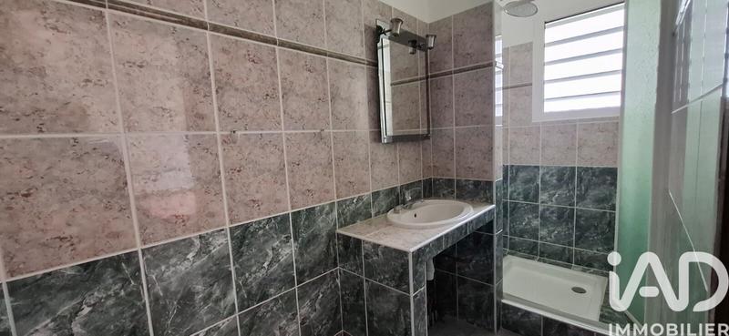 Maison - 241 m² - 9 pièces