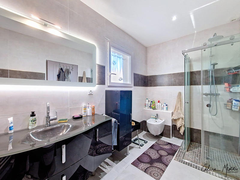 Maison traditionnelle - 127 m² - 4 pièces