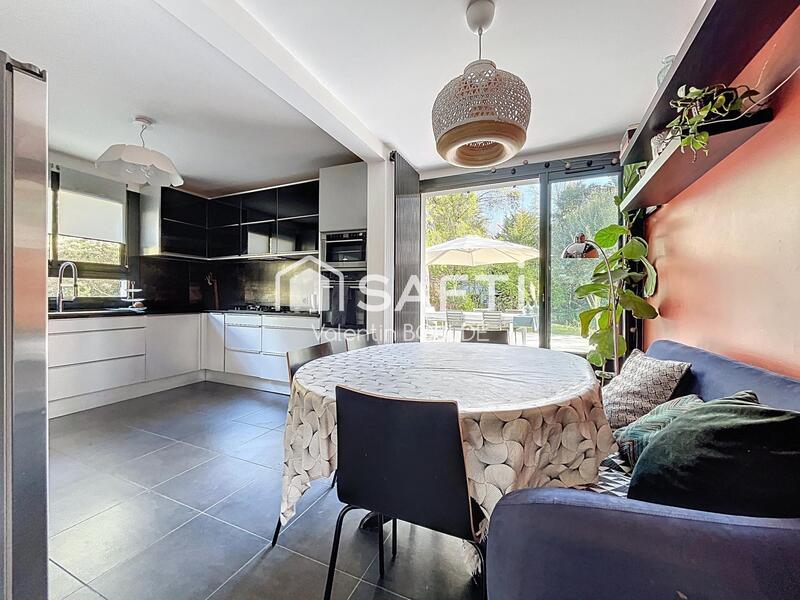 Maison - 182 m² - 7 pièces