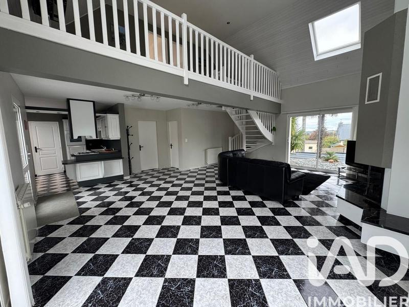 Maison - 137 m² - 5 pièces