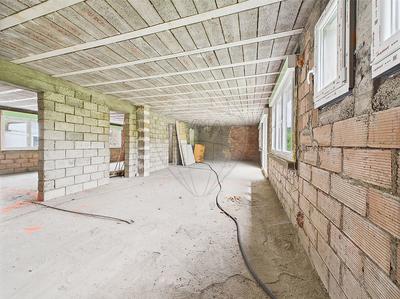 Cave / Box - 100 m²