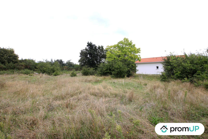 Terrain - 689 m²