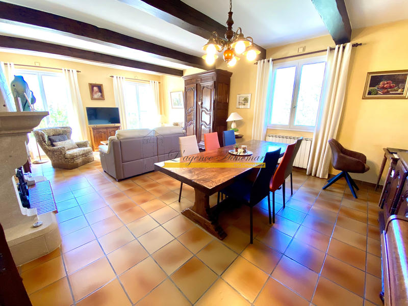 Maison - 285 m² - 9 pièces