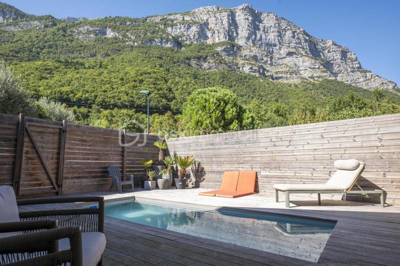 Corps de ferme - 270 m² - 7 pièces