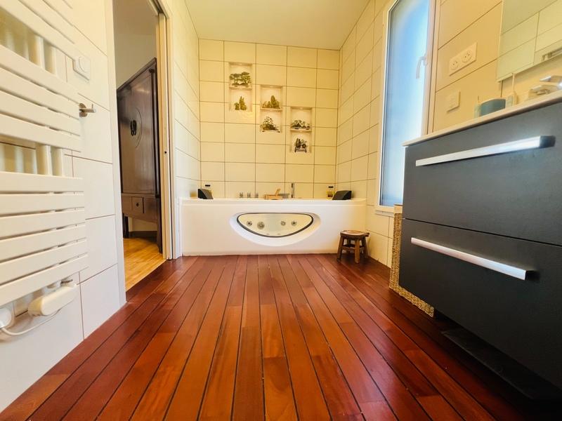 Maison - 99 m² - 4 pièces