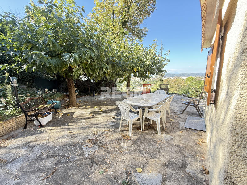 Maison - 93 m² - 4 pièces