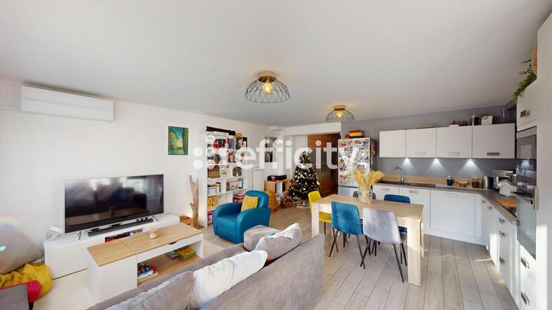 Appartement - 100 m² - 5 pièces