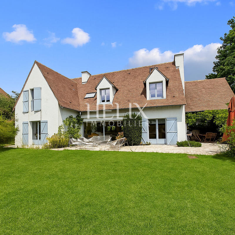 Maison - 352 m² - 7 pièces