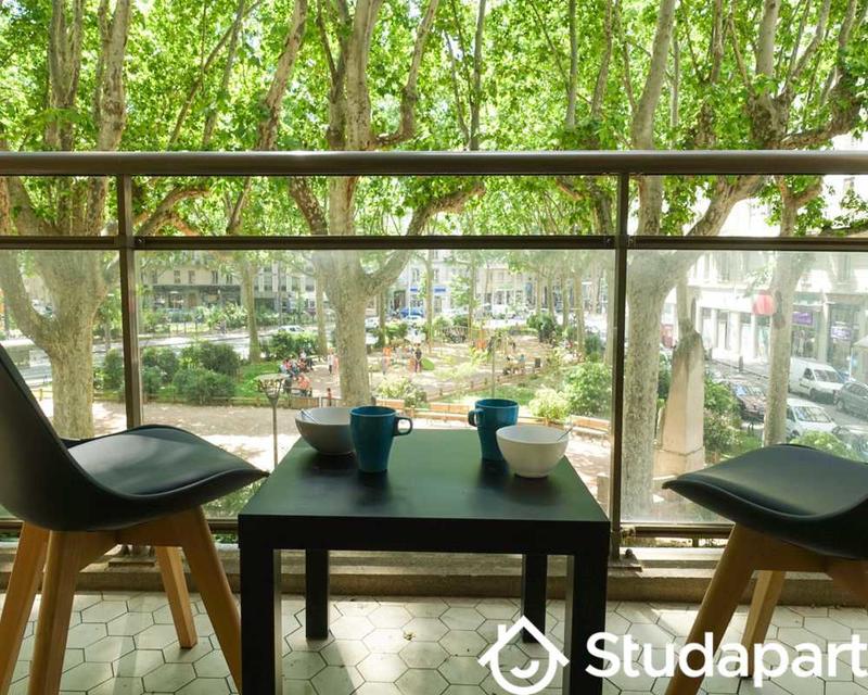 Chambre - 100 m² - 1 pièce