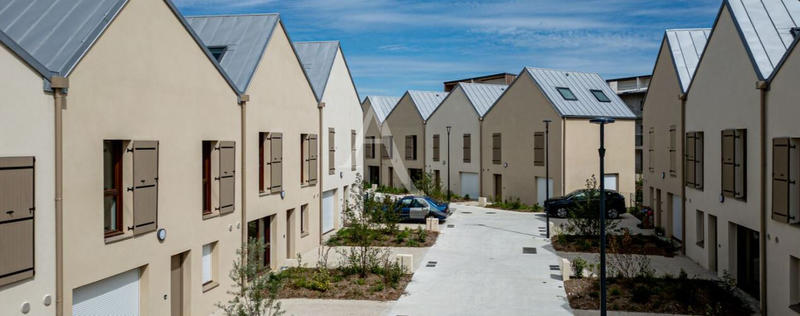 Maison - 212 m² - 4 pièces