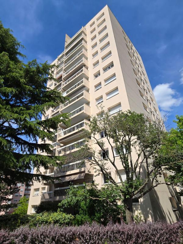 Appartement - 77 m² - 4 pièces