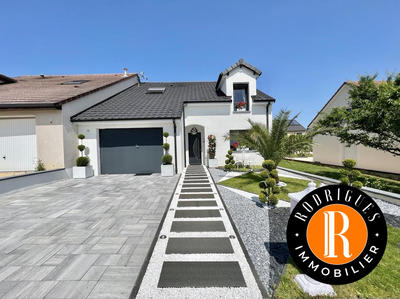 Maison - 123 m² - 5 pièces