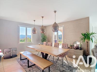 Maison - 150 m² - 6 pièces