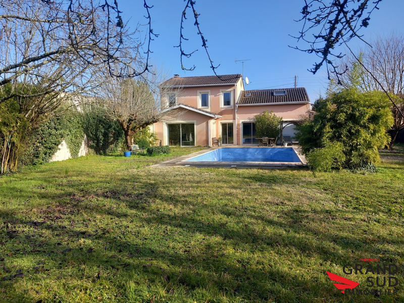 Maison - 200 m² - 7 pièces