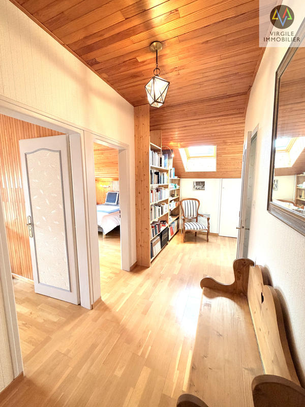 Maison - 161 m² - 8 pièces