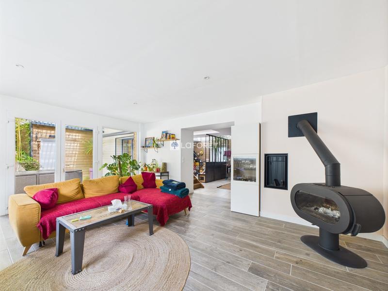 Maison - 342 m² - 12 pièces