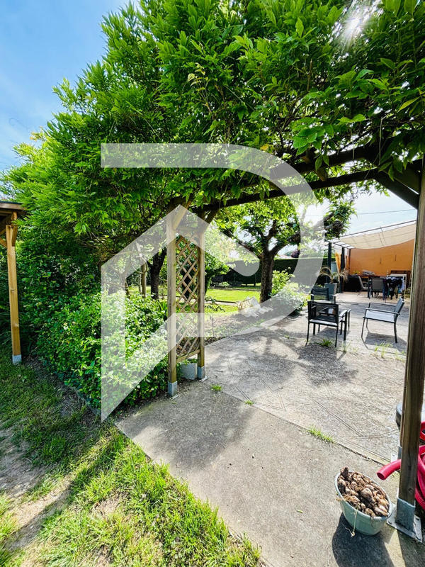 Maison - 93 m² - 3 pièces