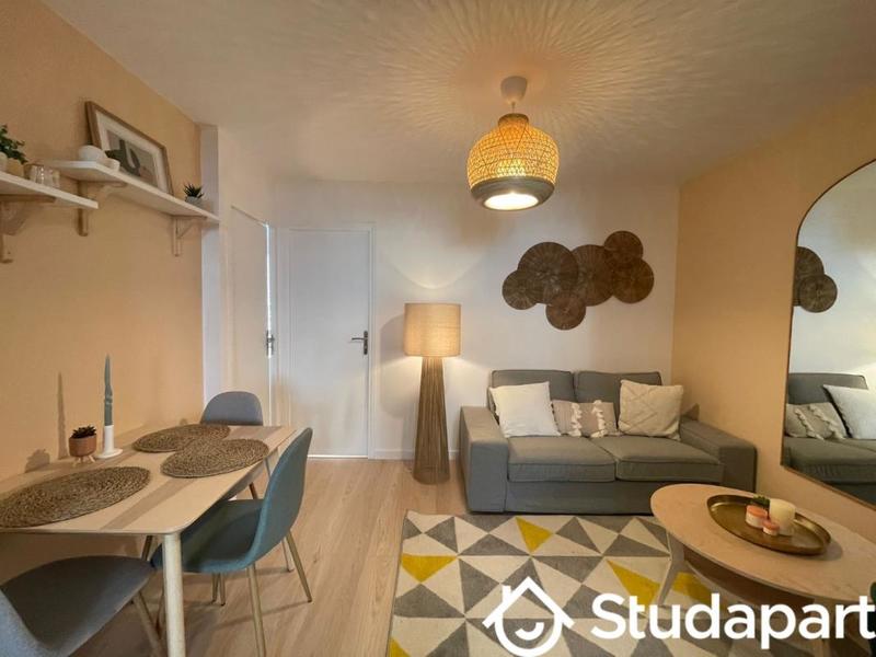 Chambre - 9 m² - 1 pièce