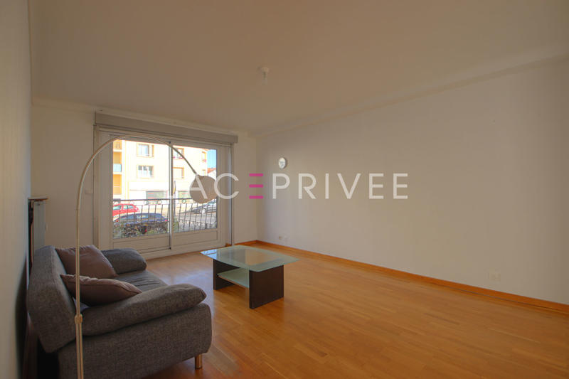 Appartement - 99 m² - 5 pièces