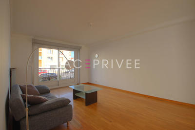 Appartement - 99 m² - 5 pièces