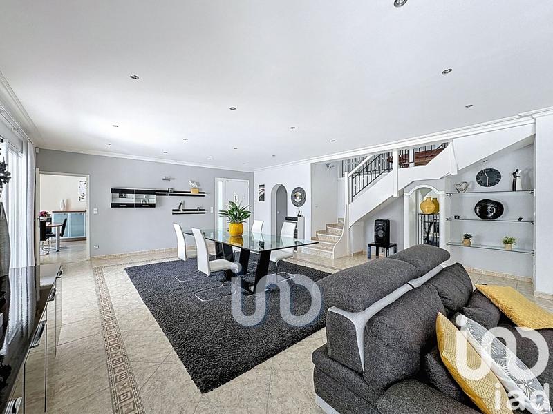 Maison - 285 m² - 7 pièces